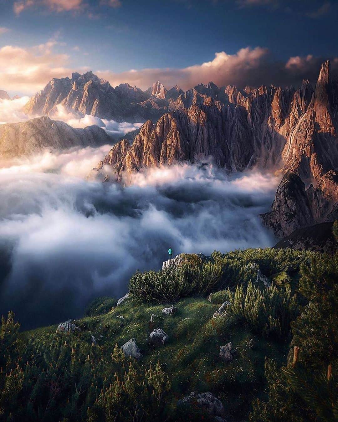 Canon Photographyさんのインスタグラム写真 - (Canon PhotographyInstagram)「This image makes us dream about the endless views you get high up in the mountains. What a wonderful capture! Photography | @eyes.abroad  #dolomites #italy #southtyrol #fog #sunrise #susnet #mountains #mist」6月21日 23時22分 - cpcollectives
