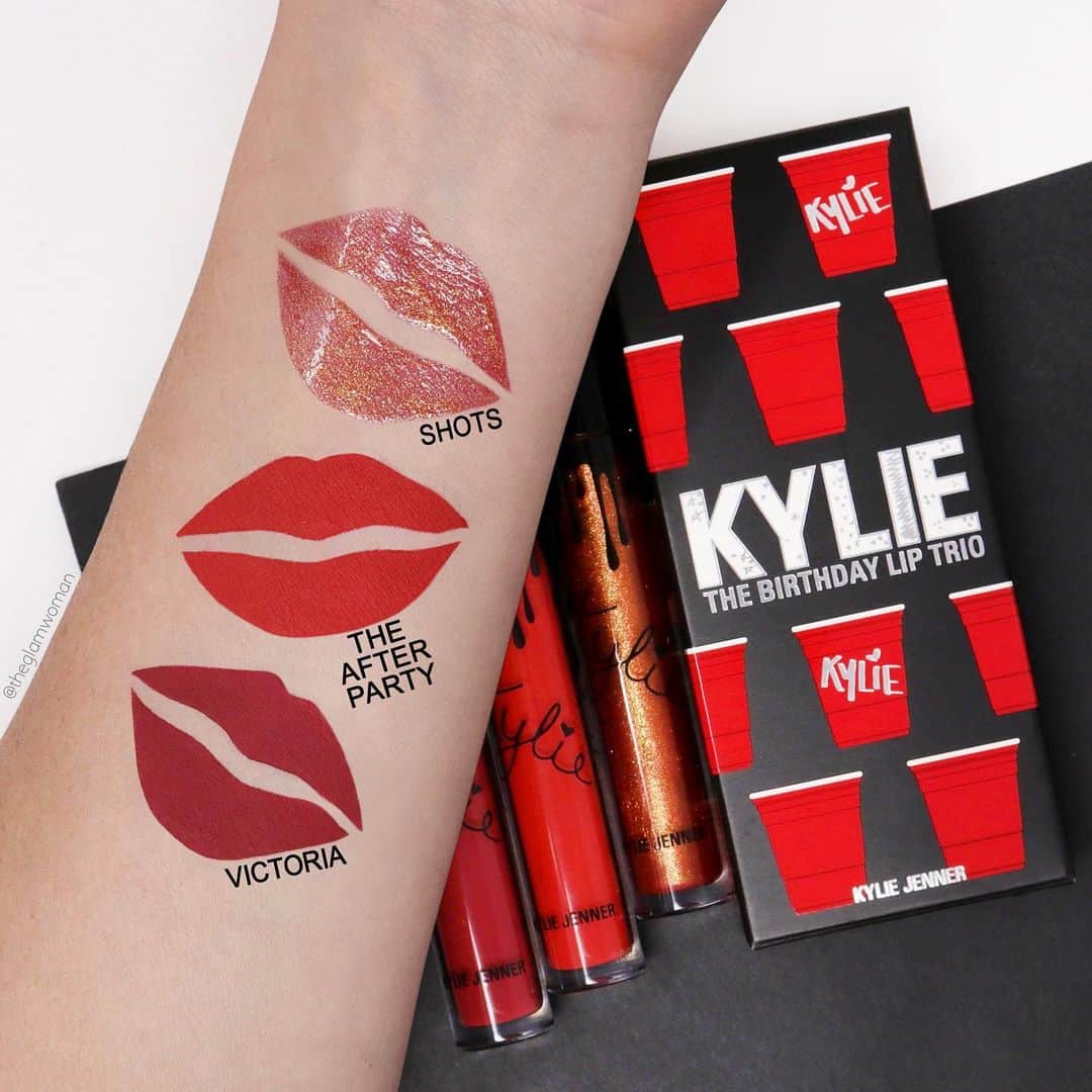 Kylie Cosmeticsさんのインスタグラム写真 - (Kylie CosmeticsInstagram)「The Birthday Lip Trio swatches 💋😍 hurry! back in stock now with limited quantities left! ✨ shop Kylie’s bring backs now with select items from Valentine’s 2019, Holiday 2018 and Birthday 2018 back in stock on KylieCosmetics.com 💗 once they are gone they are gone!! ✨ @theglamwoman」6月21日 23時27分 - kyliecosmetics