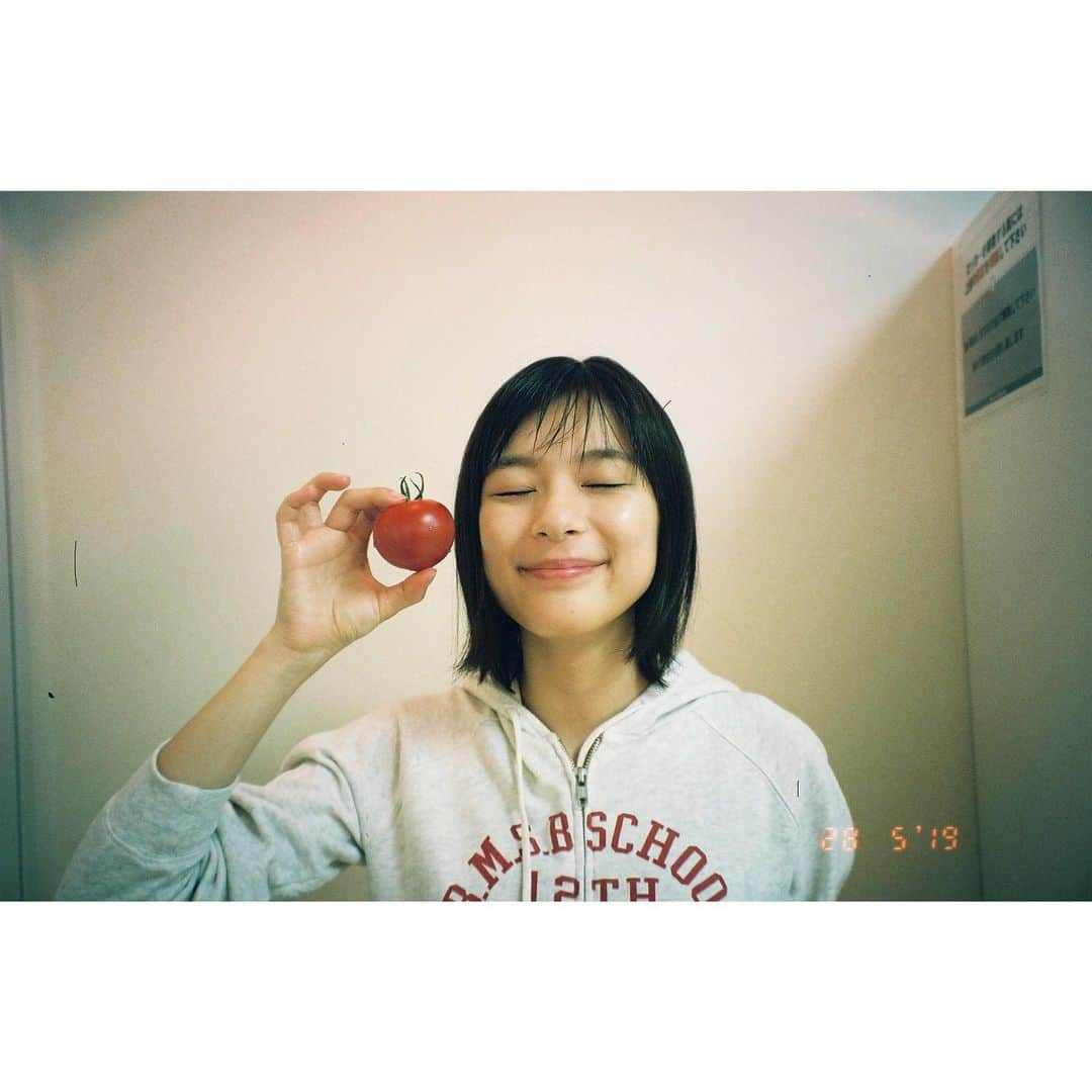 芳根京子さんのインスタグラム写真 - (芳根京子Instagram)「今日もお疲れ様で ございました🍅 「今日も嫌がらせ弁当」 公開まであと1週間🍱  #film」6月21日 23時42分 - yoshinekyoko