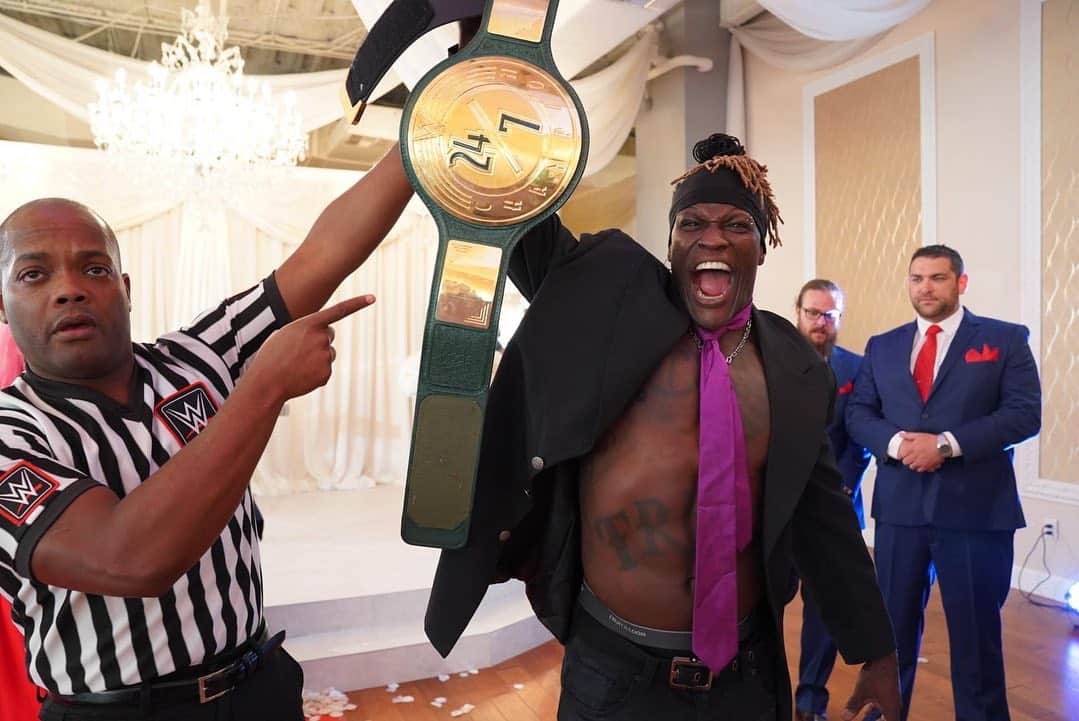 WWEさんのインスタグラム写真 - (WWEInstagram)「@wwemaverick just got married, but that didn't stop @ronkillings1 from winning BACK the #247Title!」6月21日 23時38分 - wwe
