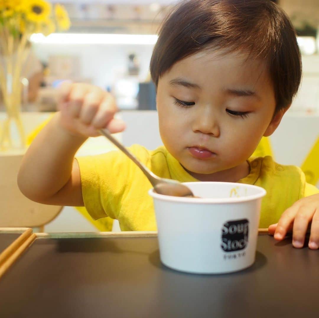 スープストックトーキョー 公式さんのインスタグラム写真 - (スープストックトーキョー 公式Instagram)「遅い時間にこんばんは。 これをもちまして、私たちは﻿食べるスープの専門店、﻿ Soup Stock Tokyo に戻ります。🥄﻿ ﻿ 4度目の #CurryStockTokyo では想定を超える﻿ 大反響をいただき、本当にありがとうございました。🎉﻿ おひとりおひとりの笑顔に出会えて ﻿スタッフ一同、感激の一日でした。﻿ ﻿ これからも日々の生活にスパイスのような一日を﻿ お届けできるよう励んでいきます。﻿ ﻿暑い夏、6週週替わりのカレーも引き続き﻿ どうぞお楽しみください🌴🍛﻿ ナイスイエローでした！ありがとうございました。﻿ ﻿ スープストックトーキョーのひとりひとりより﻿ ﻿ #currystocktokyo #currystock #curry﻿﻿ #soupstocktokyo #soupstock #soup #カレー🍛 ﻿ #スープストックトーキョー #スープストック ﻿ #カレーストックトーキョー #カレーストック」6月21日 23時51分 - soupstocktokyo