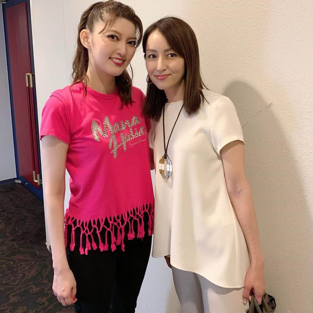 矢田亜希子さんのインスタグラム写真 - (矢田亜希子Instagram)「今日は母と朝夏まなとさんの「MANA-HOLIC」行ってきましたー‼︎楽しかったー‼︎いつも明るく元気な朝夏さん、今日もとびきり素敵でしたっ‼︎‼︎ #矢田亜希子 #akikoyada #朝夏まなと さん#manaholic #宝塚#懐かしい曲もあり胸いっぱい#超カッコいい#綺麗#可愛い#踊りが最高#完璧#スタイル抜群#大盛り上がり#最高」6月21日 23時48分 - akiko_yada