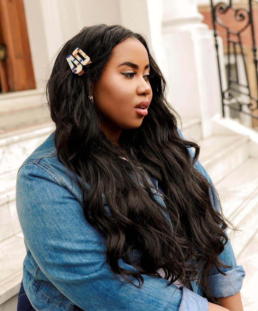 アクセサライズのインスタグラム：「Love is in the hair! 💕 Add a finishing touch to your look with our resin slides like @laurennicolefk. We've got more must-have hair accessories than ever as our new season styles drop online and in store... Tap the link in our bio to shop. #Accessorize #Accessorizer #NewSeason」