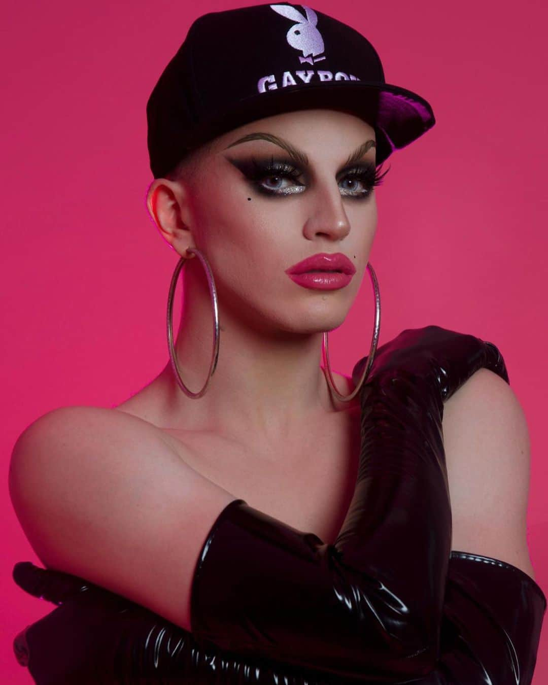 ジェレミー・スコットさんのインスタグラム写真 - (ジェレミー・スコットInstagram)「MY FAVORITE PLAYMATE @ageofaquaria IN THE @moschino X @playboy “GAYBOY” COLABO OUT NOW IN STORE & ON MOSCHINO.COM 🐰📸 @marco_ovando」6月21日 23時57分 - jeremyscott