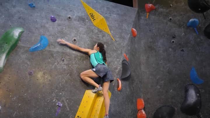 野口啓代のインスタグラム：「TODAY'S ———————————— 🧗🏻‍♂️at @maboo.insta • 🎥 by @rollfilm_suck • ✅ #バズらせライク • ———————————— Long ver, COMING SOON!」