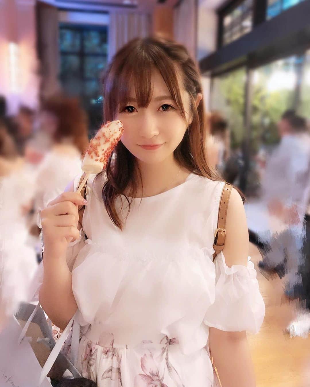 新矢皐月さんのインスタグラム写真 - (新矢皐月Instagram)「♡ ♡ --------------------------- 🍷#shirojiru パーティー --------------------------- . 昨日はまありさんと SHIROJIRUレセプションパーティーへ✨ . . ドレスコードは白！ . 射的とかヨーヨーとかあって お祭りっぽくて☺️ . . トークショーには #前田希美 さん #わたなべ麻衣 さん #野崎萌香 さん みんなすっごく綺麗で、 . #夢屋まさる さんのパンケーキ食べたい🥞もみれて . #ローランド様 の名言も聞けて #ざわちん さんのローランド様メイクも見れて 楽しかったー！ . . お土産も #shirojiru  #kurojiru  #アイシングクッキー  #すっきりレッドスムージー （射的で当てた） たくさんいただいたので ちょっとずつ試してみたいと思います✨ . .  みなさんは 青汁とかスムージーとか飲む？ . . #レセプションパーティー #白汁  #甘酒ダイエット #fabius  #青汁ダイエット #黒汁  #japan #渋谷 #原宿 #表参道 #japanesegirl #followforfollowback #f #followbackalways #followmeto  #フォロー歓迎 #フォロー募集中 #ダイエット食事」6月22日 0時09分 - araya_satsuki