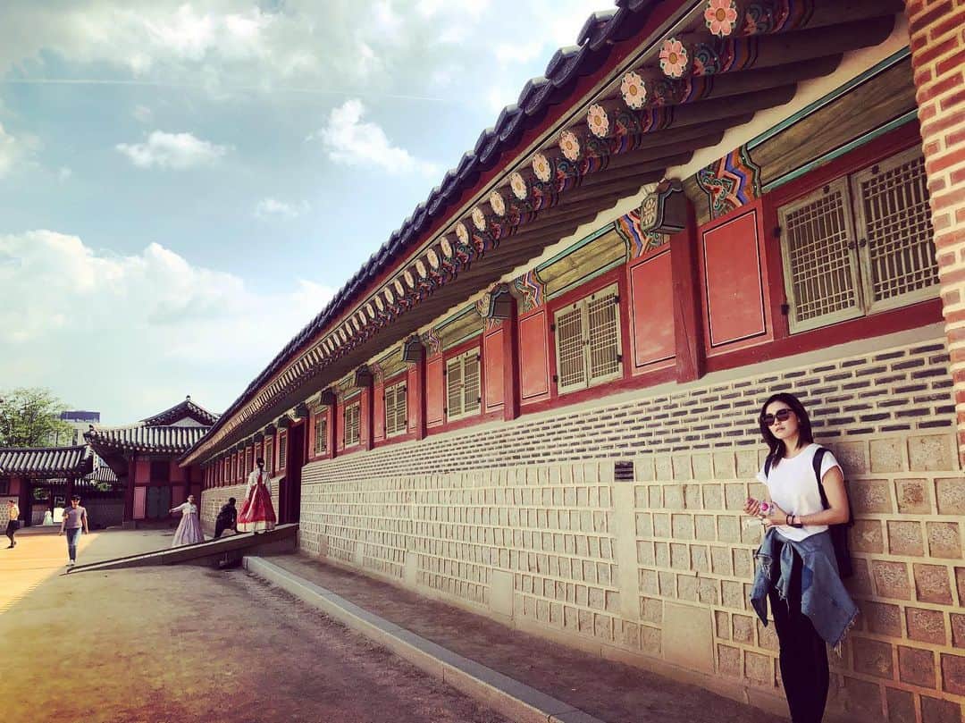 佐藤仁美のインスタグラム：「Memory of Korea.  #gyeongbokgung  #gyeongbokgungpalace  #korea」