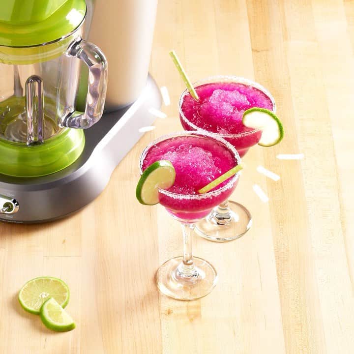 ロック&リパブリックのインスタグラム：「It’s Friday and the first official day of summer. Cue the celebratory drinks.🍹#Kohls」