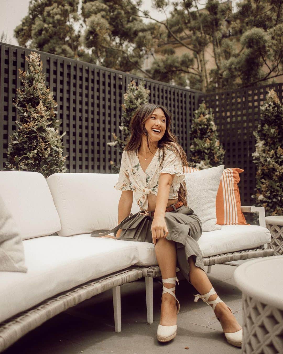 W E Y L I Eのインスタグラム：「So happy to have made a stop in San Francisco to visit the @serenaandlily design shop! Got major inspo for decorating my backyard this summer. Also made me realize how much I miss living in SF 😭 Wah and I decided we need to make trips back home more often! #serenaandlily」