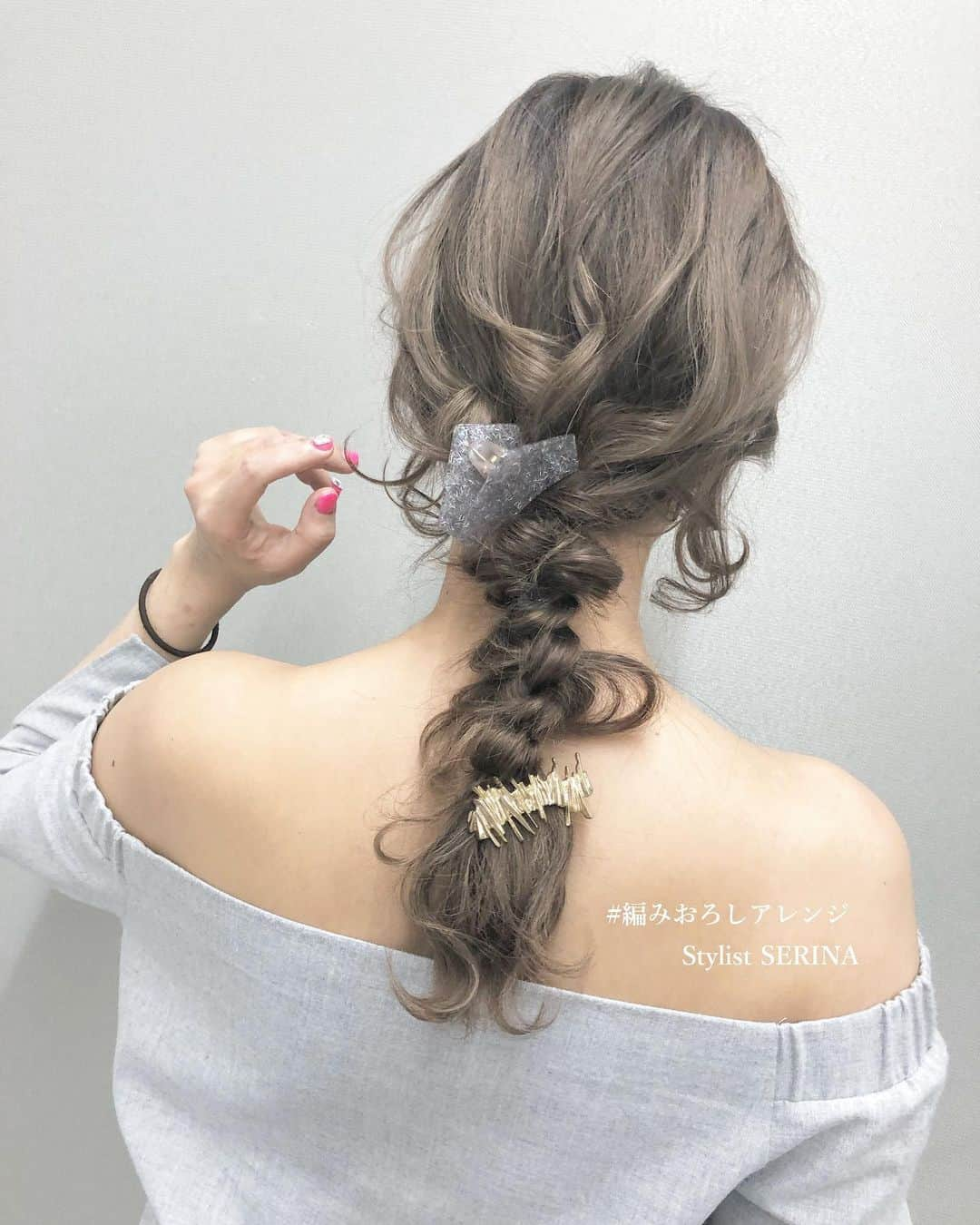 瀧本芹奈さんのインスタグラム写真 - (瀧本芹奈Instagram)「✯ . 編みおろしヘアアレンジ💖💝 . . . . .  #ロングアレンジ #アレンジ動画 #スヌーピー . #mac #CHANEL #北野クラブソラ  #オリエンタルホテル #三宮serina  #アレンジ撮影モデル募集中  #三宮ヘアセット  #三宮ヘアアレンジ #ヘアアレンジ #編みおろしアレンジ #結婚式アレンジ #セルフアレンジ #編みおろし #メンズカット #三宮メンズカット . #三宮 #三宮美容室 #三宮カフェ #コスメマニア #神戸大学  #ベルェベル . #美容オタクさんと繋がりたい  #カフェすきな人と繋がりたい  #車すきな人と繋がりたい  #コスメすきな人と繋がりたい」6月22日 0時52分 - serina_takimoto