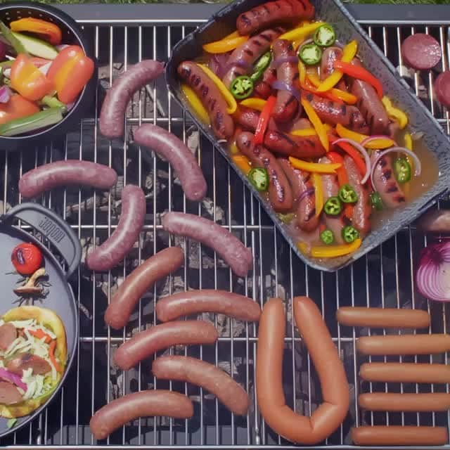 ジョンソンヴィルのインスタグラム：「Happy #FirstDayofSummer ☀️ This grilling season it's all about variety and you bet we're throwing all #Johnsonville has to offer over those coals.  Get inspired with some of our favorite grilling recipes and products at the link in our bio!」