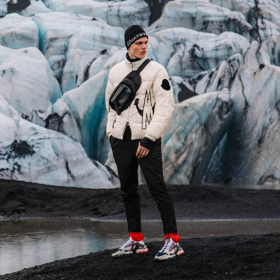 モンクレールさんのインスタグラム写真 - (モンクレールInstagram)「Moncler’s spirit captured in Iceland by @ColeSprouse. Expeditions to extreme climates are in our DNA. #Moncler is proud to highlight the beauty of the land of fire and ice.  _  Find the Fresian and Chouelle jackets on Moncler.com.  #WeAllWearMoncler #ColeSprouse」6月22日 0時58分 - moncler