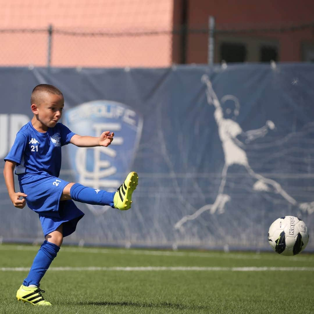 エンポリFCさんのインスタグラム写真 - (エンポリFCInstagram)「⚽️ Sta per terminare la secondasettimana di #EmpoliGiovaniCamp al Centro Sportivo di Monteboro 📸📸📸」6月22日 1時08分 - empoli_fc_official