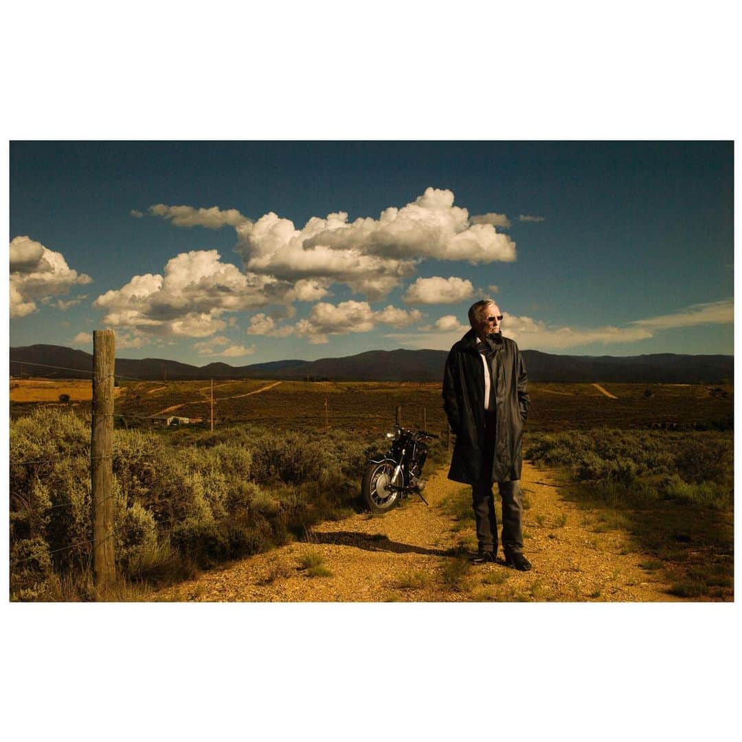 ランドール・スラヴィンさんのインスタグラム写真 - (ランドール・スラヴィンInstagram)「Dennis Hopper. Taos,New Mexico. Me and my crew were fortunate to get called to shoot this legend a few years ago. Growing up obsessed with old movies it was a special treat for me to spend time w an actor who appeared in classics opposite James Dean,Liz Taylor, Brando,John Wayne to name just a few. A short while after we shot this he announced that he was battling cancer and died about a year later. This day on a dusty road in Taos,New Mexico was one of the best days of my career.」6月22日 1時12分 - randallslavin