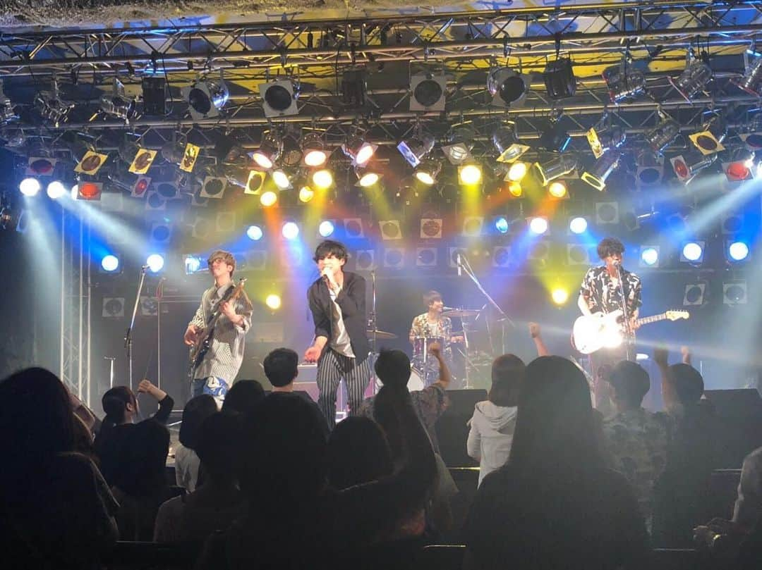 GOODWARPさんのインスタグラム写真 - (GOODWARPInstagram)「2019.6.19 CAMEO TOUR 対バンツアーファイナル @名古屋  #GOODWARP #シンガロンパレード #suisuiduck #GOODBYEAPRIL  ついに残るは東名阪ワンマン。絶対に見逃すな！」6月22日 2時19分 - gdwp_goodwarp