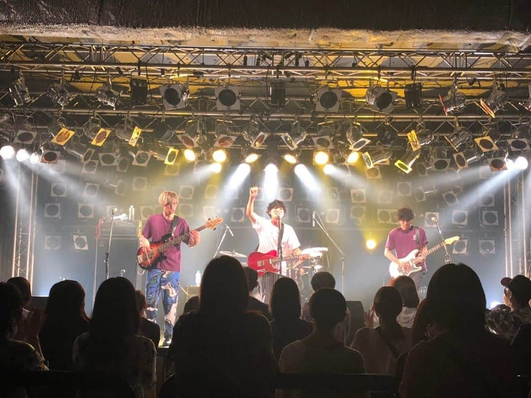 GOODWARPさんのインスタグラム写真 - (GOODWARPInstagram)「2019.6.19 CAMEO TOUR 対バンツアーファイナル @名古屋  #GOODWARP #シンガロンパレード #suisuiduck #GOODBYEAPRIL  ついに残るは東名阪ワンマン。絶対に見逃すな！」6月22日 2時19分 - gdwp_goodwarp