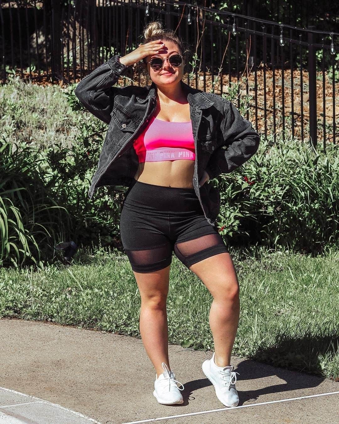 Victoria's Secret PINKさんのインスタグラム写真 - (Victoria's Secret PINKInstagram)「Because sometimes you’re working out, and other times you’re workin’ it 😎Score All Day Sports Bras for just $10.95 in stores and at VSPINK.com! Better hurry, ends tomorrow (6/22). . . . 🇺🇸🇨🇦 (Prices in USD)」6月22日 2時36分 - vspink