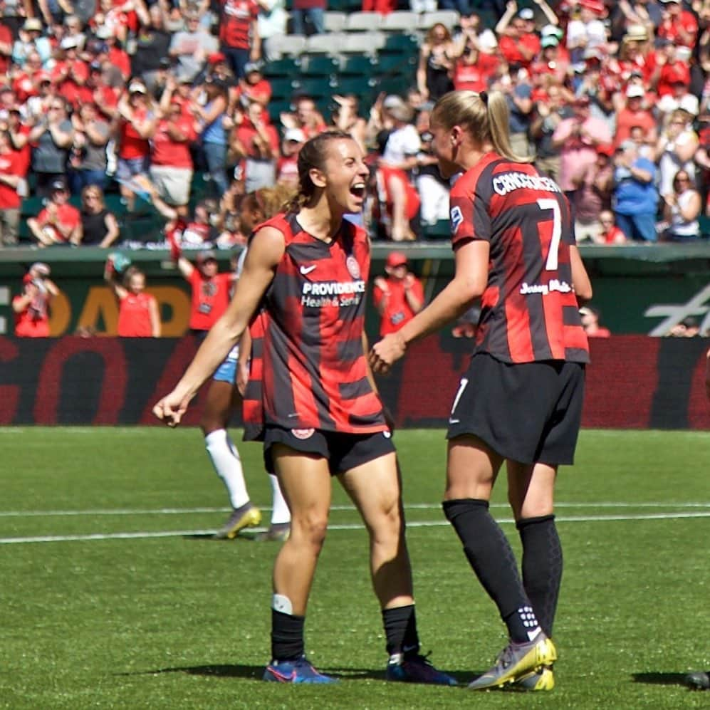 Ana Maria Crnogorcevicさんのインスタグラム写真 - (Ana Maria CrnogorcevicInstagram)「Gameday‼️ Thats how we feel to play at home again😍❤️ Who is coming??🙋🏼‍♀️ #portland #thorns #pftc #welcomebacktothemadness #lfg」6月22日 2時40分 - ana_crnogorcevic