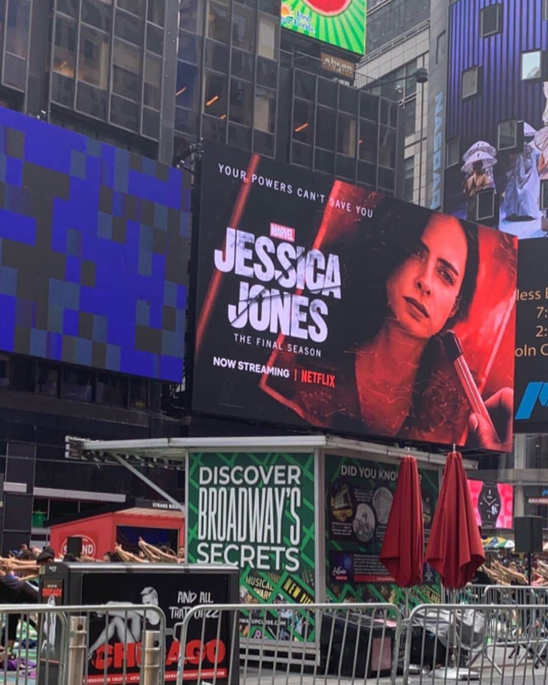 クリステン・リッターさんのインスタグラム写真 - (クリステン・リッターInstagram)「#timesquare #jessicajones」6月22日 3時07分 - therealkrystenritter