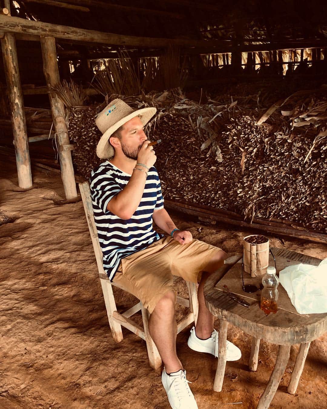 ドリース・メルテンスのインスタグラム：「Muchas gracias Carlos por la visita」