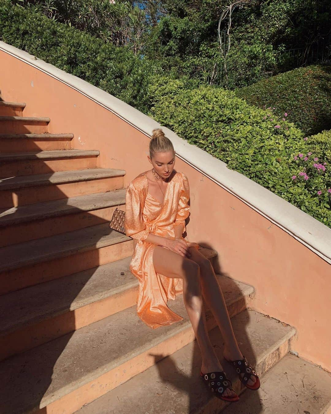 エルザ・ホスクさんのインスタグラム写真 - (エルザ・ホスクInstagram)「Blending in ☀️」6月18日 6時02分 - hoskelsa