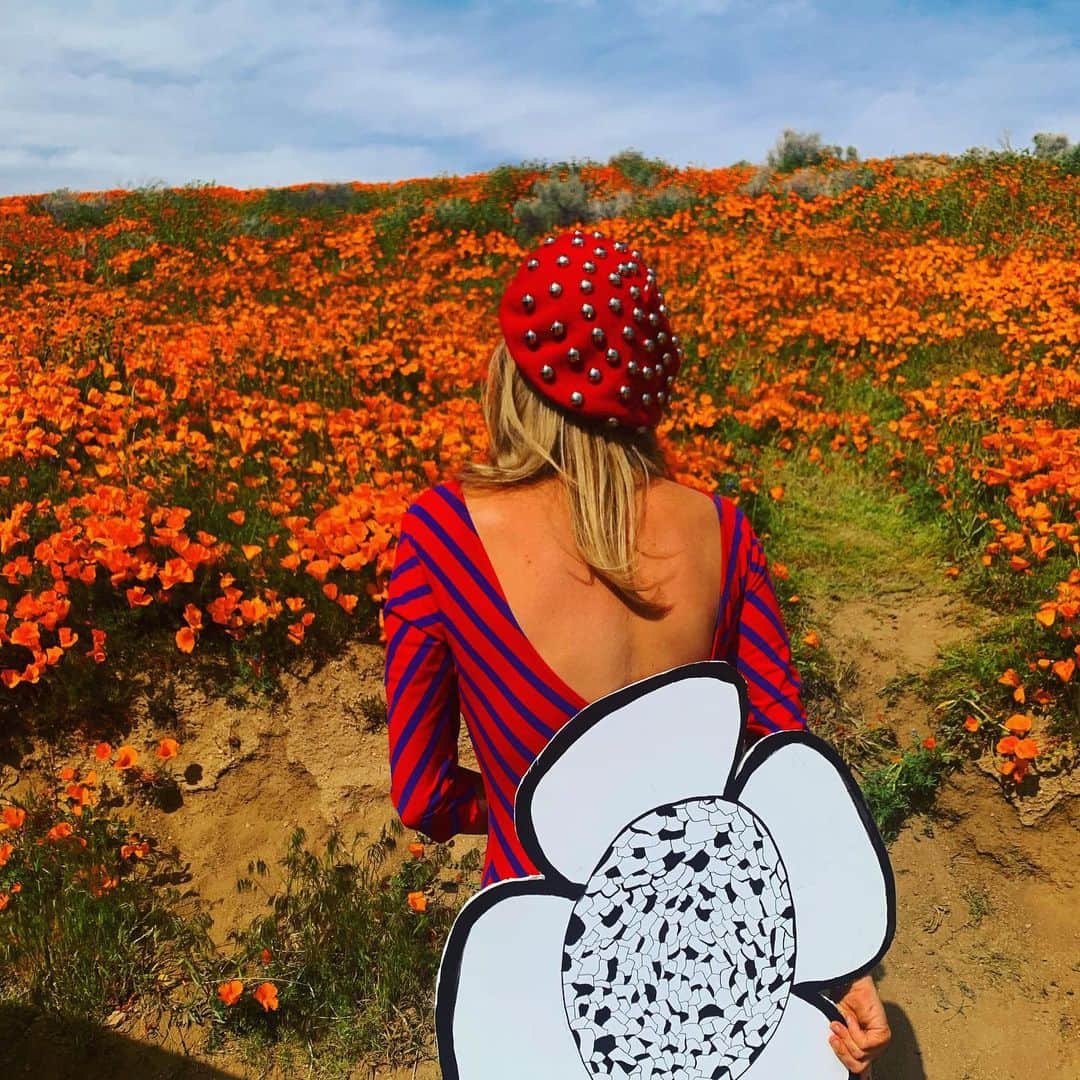 ローレン・ジャーマンのインスタグラム：「I love your heart @julieling」