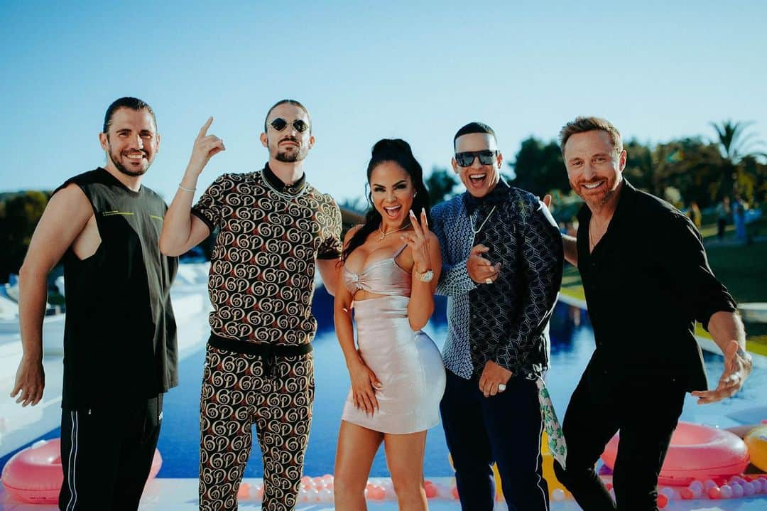 Dimitri Vegas & Like Mikeさんのインスタグラム写真 - (Dimitri Vegas & Like MikeInstagram)「NEW FUEGO JULY 5th #Instagram @daddyyankee @davidguetta @nattinatasha @afrobros」6月18日 6時16分 - dimitrivegasandlikemike