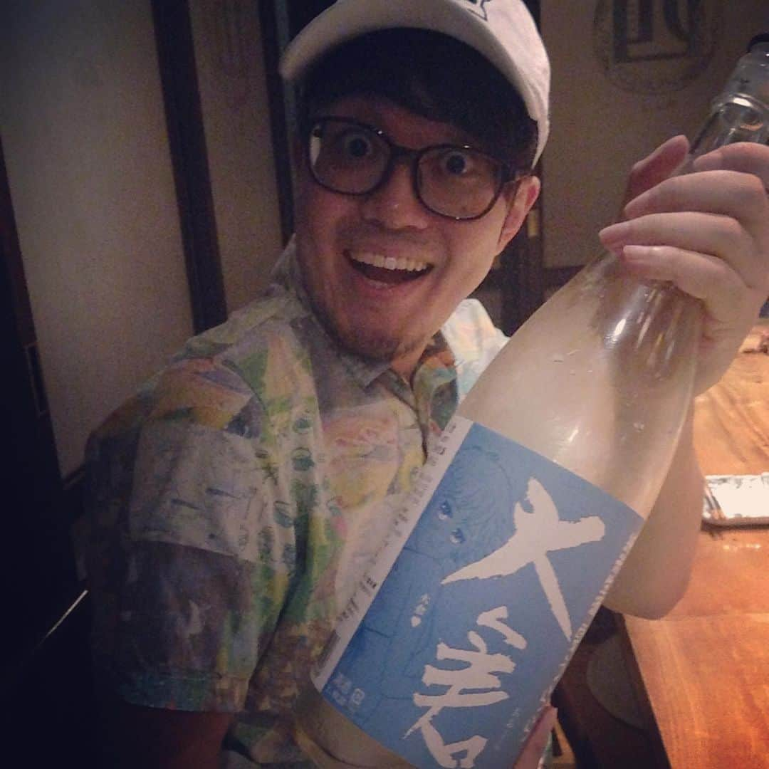 きたばさんのインスタグラム写真 - (きたばInstagram)「#令和 になってからのんで美味しかった  #日本酒 をとりあえず！！！！まとめたんで！！！！ 撮り忘れたけど #花垣にごり がマジでうまかったっす！！ 万が一痛風になったら首くくります！！😾😾😾🚪☠️ #まかろにステーション #ギャビン  は、 #モデル芸人  僕は、 #タピオカ は苦手です😓  #fashion #sake #酒蔵  #tiktok はやってません💧💧」6月18日 6時25分 - macaroni_gram_kitaba