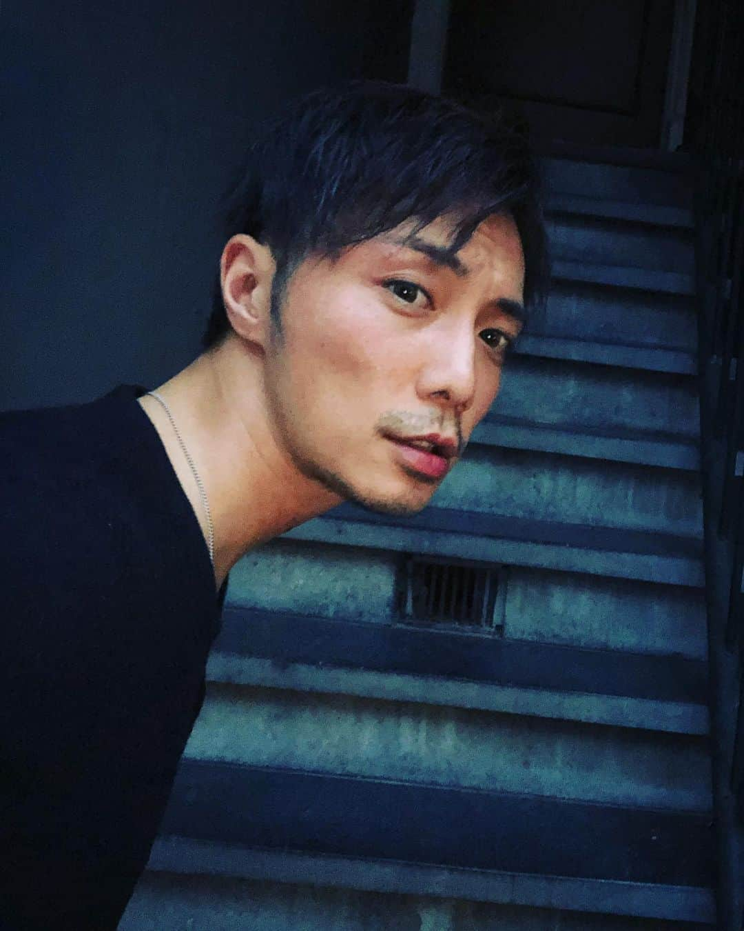 平宮博重さんのインスタグラム写真 - (平宮博重Instagram)「Aw hell!! I left my room without  key again!! I’m waiting Mr locksmith lol」6月18日 7時05分 - hiroshige_narimiya