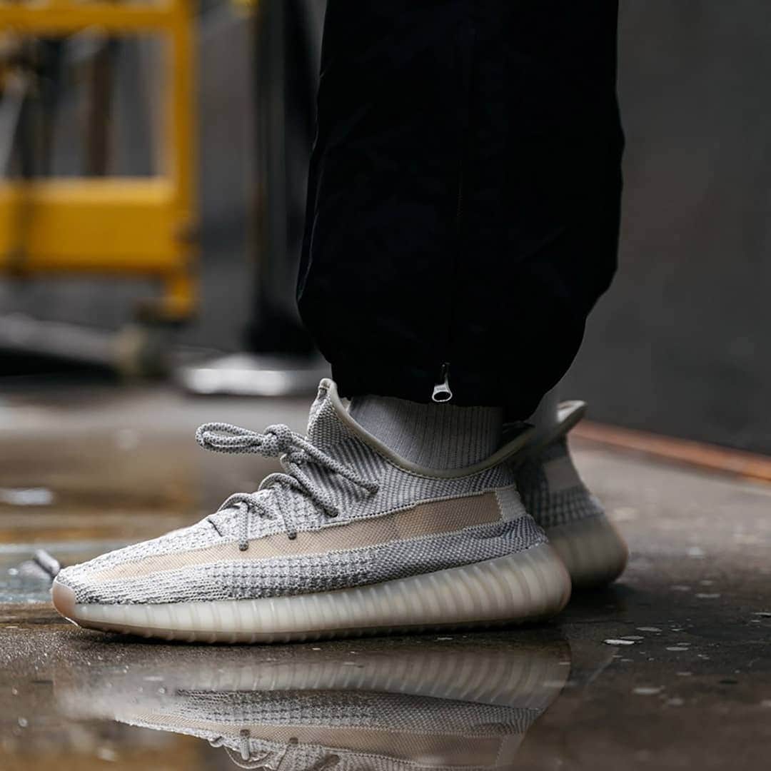HYPEBEASTさんのインスタグラム写真 - (HYPEBEASTInstagram)「@hypebeastkicks: The @adidas YEEZY BOOST 350 V2 "Lundmark" gets a detailed on-feet look. Will you cop a pair?  Photo: @rylejustinuy / @randygalang」6月18日 7時11分 - hypebeast