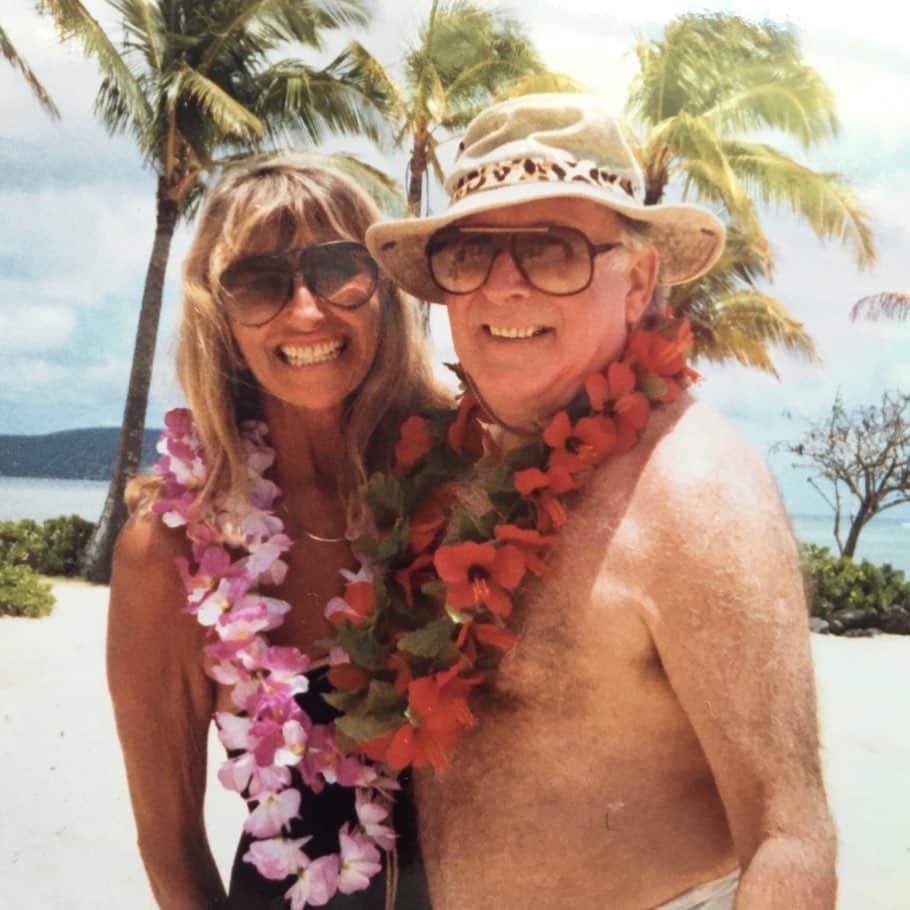 クリスティ・ブリンクリーさんのインスタグラム写真 - (クリスティ・ブリンクリーInstagram)「A good Dad starts with being a good husband.  My Dad loved my mom and us with all his  heart and soul that was as deep as the Pacific Ocean and as constant as the waves  that splashed and danced on the sands in front of the happy home he made for us. I miss him everyday. Aloha Mom and Dad I love you both so much always and forever in my heart 💛🌴💙💕」6月17日 22時34分 - christiebrinkley