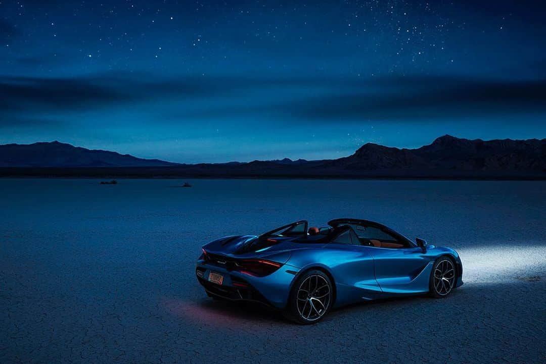 McLaren Automotiveさんのインスタグラム写真 - (McLaren AutomotiveInstagram)「There are few places on Earth with skies dark enough to allow a full view of the stars. But Death Valley is the perfect place, and the McLaren 720S Spider is the perfect car...」6月17日 22時30分 - mclarenauto