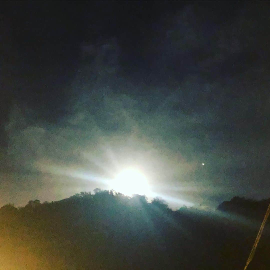 ひうらさとるのインスタグラム：「Strawberry moon !」