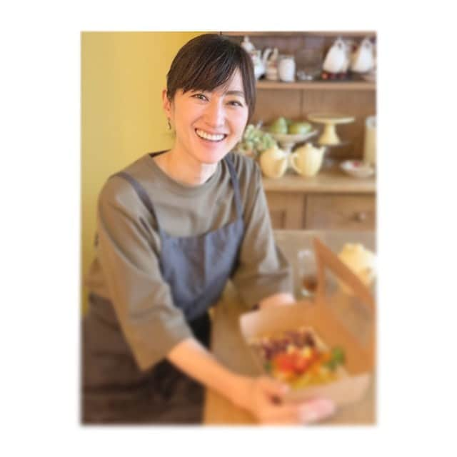 前田ゆかさんのインスタグラム写真 - (前田ゆかInstagram)「友人の広尾のアトリエにて 楽しく過ぎた試作& 打ち合わせ！  @kiitti.sweets  手作りを楽しみ簡単をモットーに！ おいしくヘルシーに✨  またお伝えしますね！  #グルテンフリーマイスター #米粉パン #maeyukareshipi」6月17日 22時35分 - maeyuka