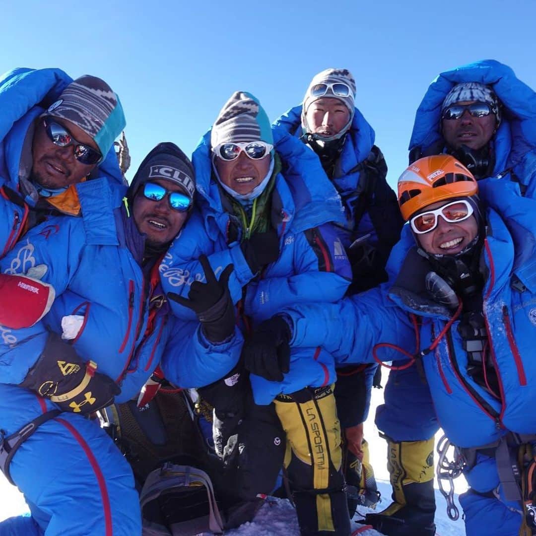 エディー・バウアーさんのインスタグラム写真 - (エディー・バウアーInstagram)「Congrats to our guide partner, @AlpenGlowExpeditions, for 15 years of exciting expeditions. May your next 15 be as adventurous as your first.⁣ ⁣ ---⁣ ⁣ Alpenglow Expeditions was founded in 2004 by @eddiebauer guide @adrianballinger. From the Himalaya to Lake Tahoe, @alpenglowexpeditions leads expeditions across the mountain ranges of the globe in all disciplines including mountaineering, skiing, ski mountaineering, and rock climbing. #LiveYourAdventure」6月17日 22時38分 - eddiebauer