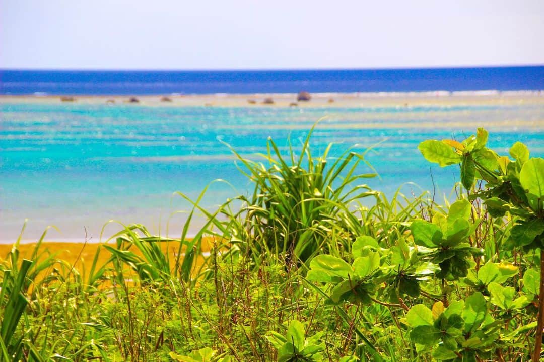 安藝正俊さんのインスタグラム写真 - (安藝正俊Instagram)「: good place & view ~♪ 疲れも吹っ飛ぶね👍 #沖縄#Okinawa#Japan #休日#day#off#vacation #海#sea#ocean#view #自然#nature#naturephotography #写真#photo#picture #カメラ#camera#canon #一眼#趣味#アウトドア #あきま散歩 #end」6月17日 22時40分 - akimasa_okinawa