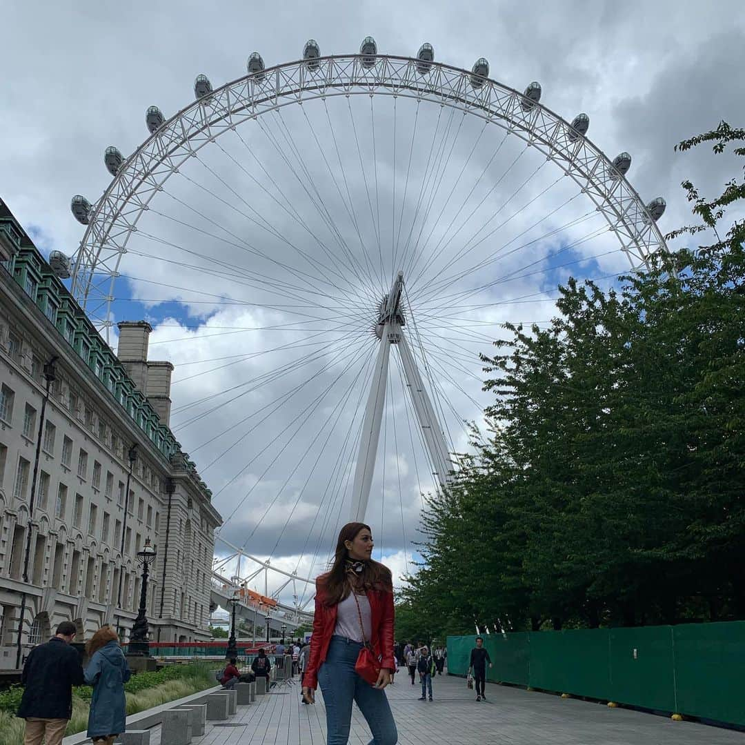 ハンシカ・モトワニさんのインスタグラム写真 - (ハンシカ・モトワニInstagram)「Live, love, and London 🇬🇧」6月17日 22時47分 - ihansika