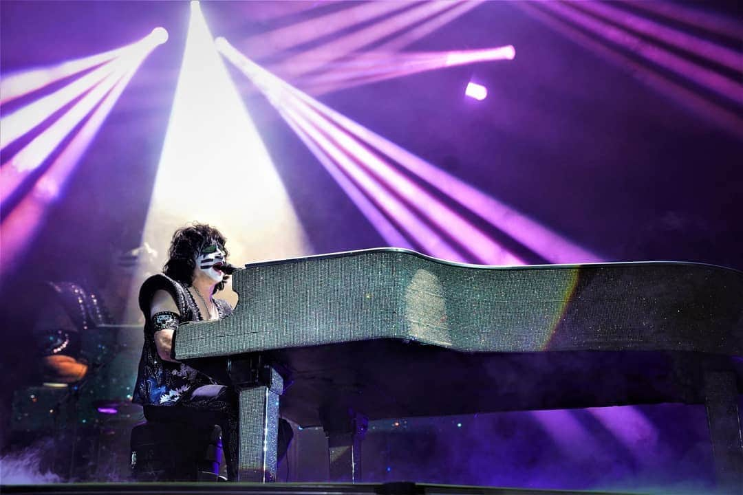 KISSさんのインスタグラム写真 - (KISSInstagram)「#EricSinger #EndOfTheRoad Europe」6月17日 23時00分 - kissonline