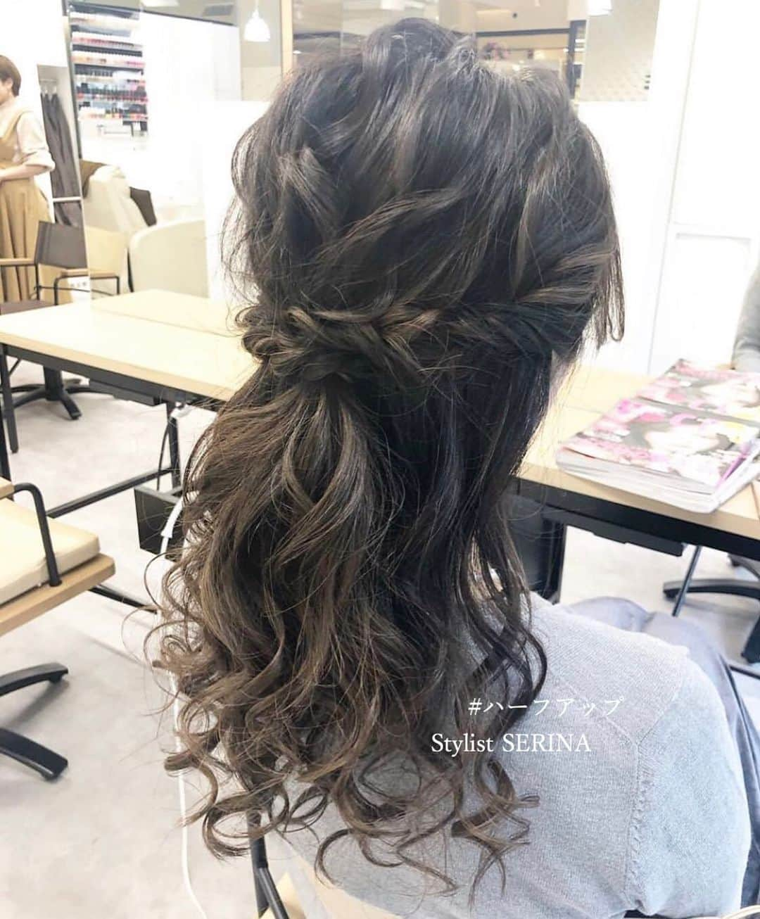 瀧本芹奈さんのインスタグラム写真 - (瀧本芹奈Instagram)「✯ . #ハーフアップ #ハーフアップアレンジ ヘアアレンジ◎💕 . . . . . . . . .  #三宮SERINA #神戸大学  #ロングアレンジ #アレンジ動画 #スヌーピー . #mac #CHANEL #celvoke  #zara . #アレンジ撮影モデル募集中  #撮影モデル募集 #ヘアアレンジ #編みおろしアレンジ #結婚式アレンジ #セルフアレンジ #編みおろし #メンズカット #三宮メンズカット #三宮ヘアアレンジ . #三宮 #三宮美容室 #三宮カフェ . #犬好きな人と繋がりたい  #コスメマニア #車すきな人と繋がりたい  #コスメすきな人と繋がりたい . .」6月17日 22時56分 - serina_takimoto