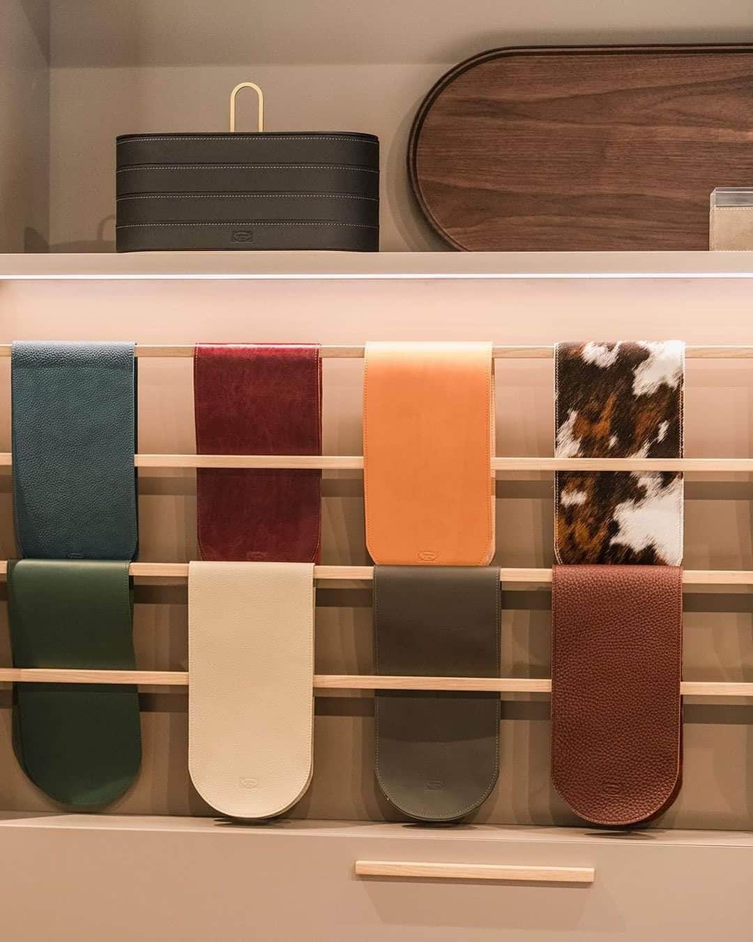 Poltrona Frauさんのインスタグラム写真 - (Poltrona FrauInstagram)「We wanted to tell the story of our artisans. In the capital of Italian Design, we set up a materials library with all our leathers, matching fabrics, threads, twines and the tools that our artisans handle every day to create our masterpieces. Discover it in Milan's Poltrona Frau Showroom. – #PoltronaFrau #ItalianDesign #InteriorDesign #Interiors #PFconnectingexperiences」6月17日 22時59分 - poltronafrauofficial