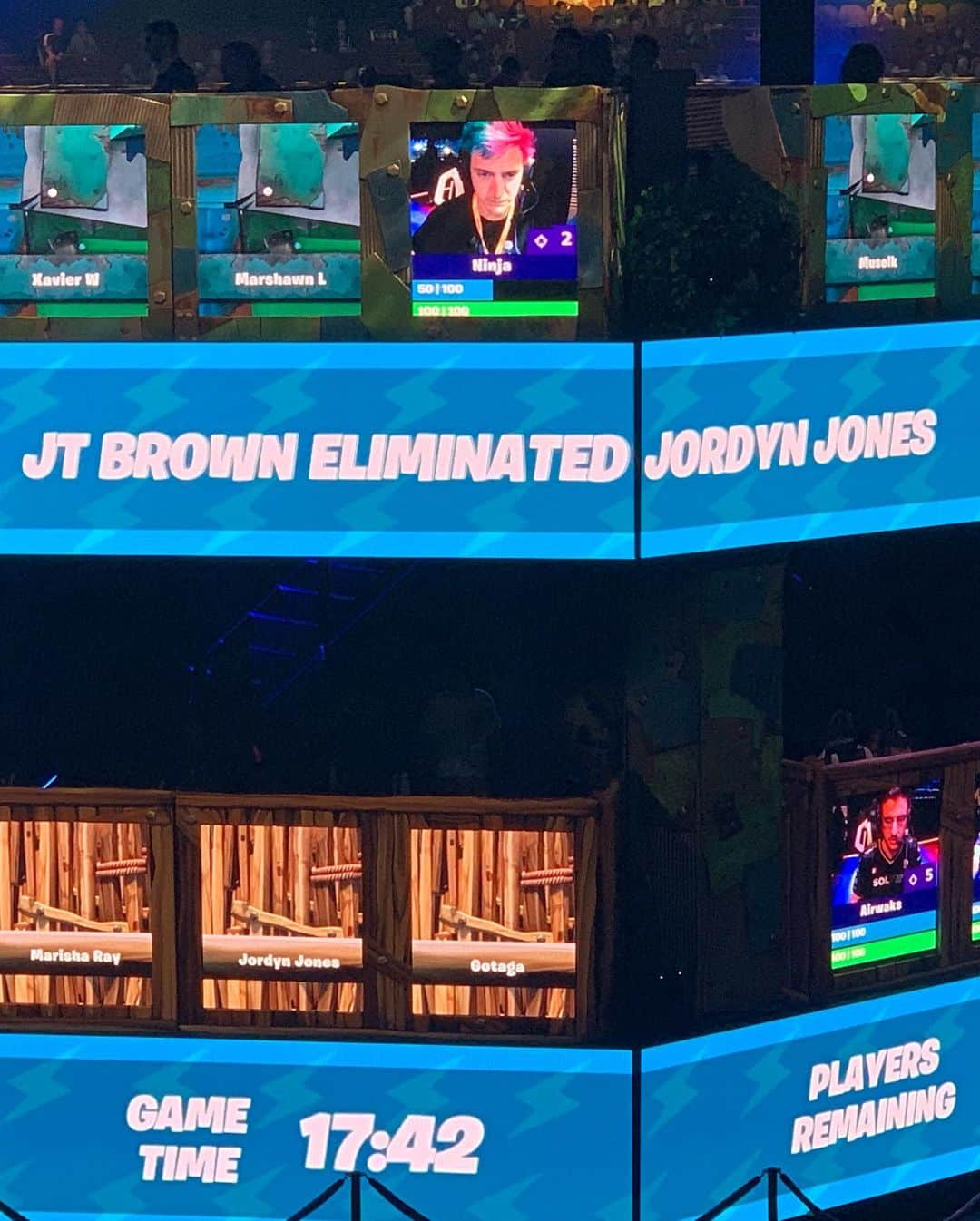 ジョーディン・ジョーンズさんのインスタグラム写真 - (ジョーディン・ジョーンズInstagram)「yesterday @imgotaga & i competed to win 1 MILLION dollars for charity at the @fortnite PRO-AM 🙏🏼🔫 Sadly we didn’t win but i did get 2 kills & got clapped by @cloakzy 😂  Should i start streaming? 🔫」6月17日 23時09分 - jordynjones