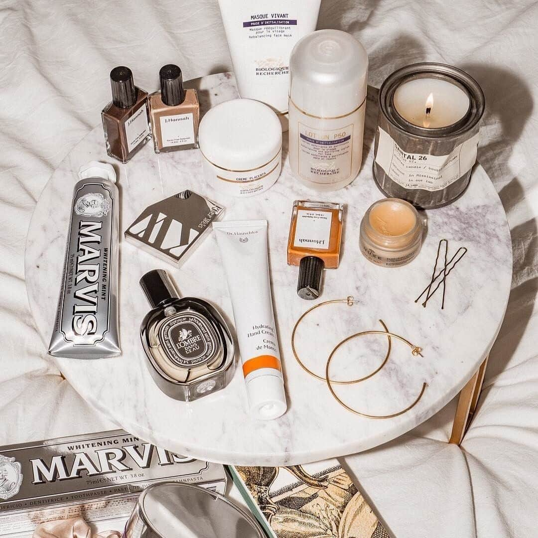 Marvis®️ Official Partnerさんのインスタグラム写真 - (Marvis®️ Official PartnerInstagram)「Carefully curated @beaute.defile ⠀⠀⠀⠀⠀⠀⠀⠀⠀ .⠀⠀⠀⠀⠀⠀⠀⠀⠀ .⠀⠀⠀⠀⠀⠀⠀⠀⠀⠀⠀ .⠀⠀⠀⠀⠀⠀⠀⠀⠀ .⠀⠀⠀⠀⠀⠀⠀⠀⠀ .⠀⠀⠀⠀⠀⠀⠀⠀⠀ .⠀⠀⠀⠀⠀⠀⠀⠀⠀ #luxurylife #littleluxuries #cobigelow #marvis #marvistoothpaste #morningswithmarvis #showusyourflavor #healthyteeth #pearlywhites #topshelf #topshelfie #itgtopshelfie #beautyjunkie #flavor #beautyrituals #healthandwellness #morningroutine #beautyhaul #beauty #wellness」6月17日 23時01分 - marvis_usa