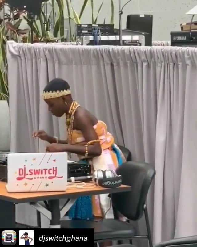 ワイクリフ・ジョンのインスタグラム：「Meet raw talent @djswitchghana 🔥🙏🏿 🇬🇭 . .  Repost from @djswitchghana using @RepostRegramApp - I dedicate this to all Fathers in the Buildingggg!  #switchup👌 Jingle @kwameadugh cloth @dybanks_gh @teamdjswitchghana」