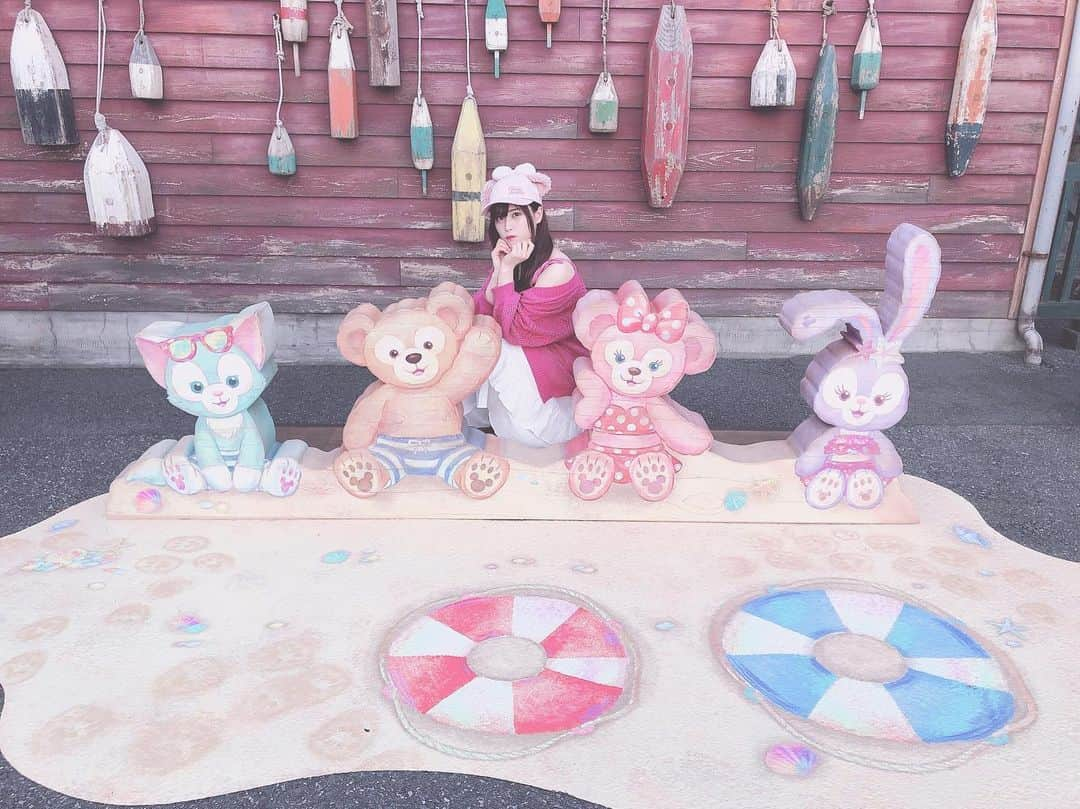 田北香世子さんのインスタグラム写真 - (田北香世子Instagram)「シェリーメイちゃんのキャップ激かわ！！💓🐻 みんな夏仕様になってて可愛いね〜〜🥰 #ダッフィーフレンズ」6月17日 23時25分 - kayoko_takita