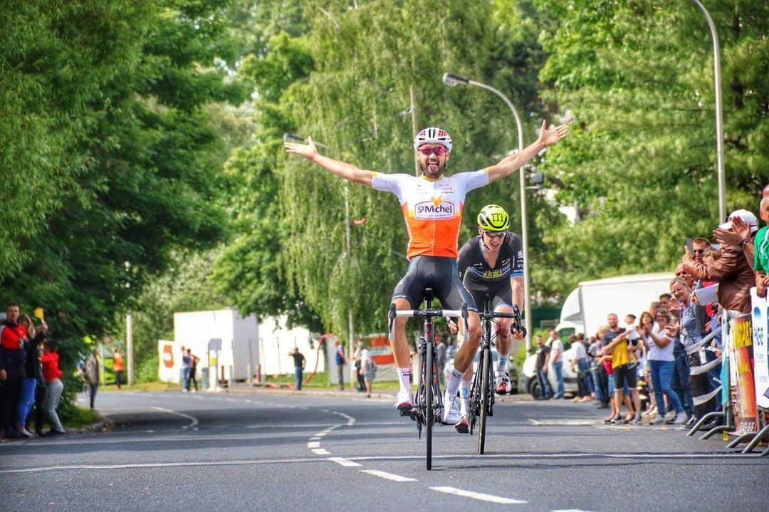 Fuji Bikesさんのインスタグラム写真 - (Fuji BikesInstagram)「@auber93cyclisme fast man Anthony Maldonado throwing the hands up after a stage win at La Ronde de l’Oise aboard the Fuji Transonic. 🙌🏽🔥 . . . 📸: Flashcycle #fujibikes #fujitransonic #motivationmonday」6月17日 23時33分 - fujibikes