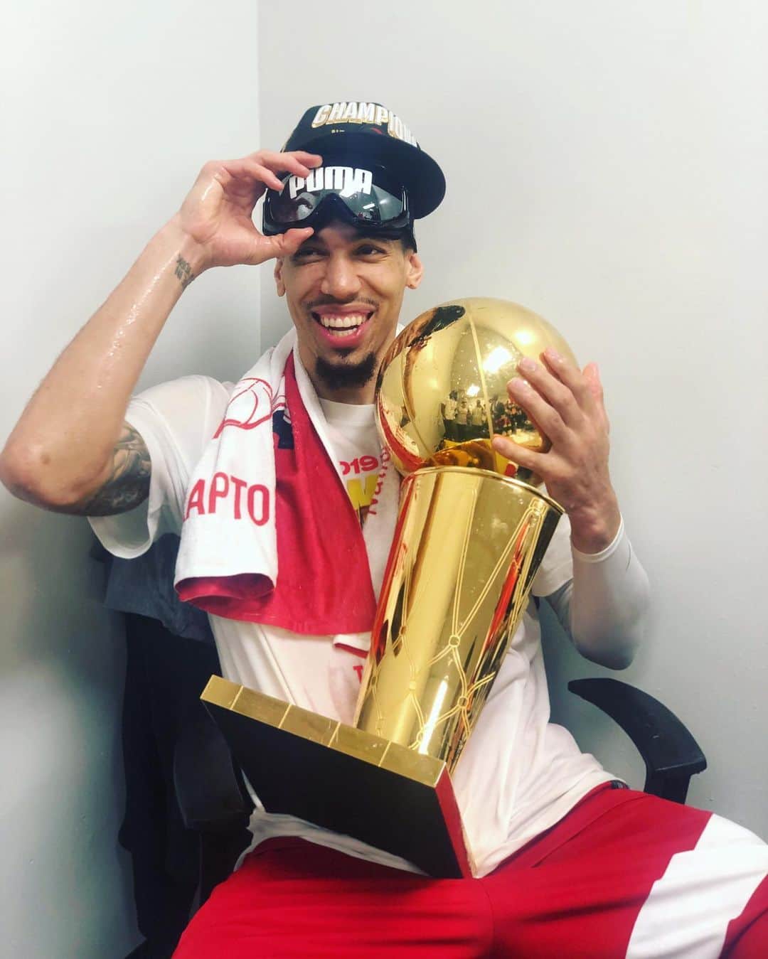 Foot Lockerさんのインスタグラム写真 - (Foot LockerInstagram)「Congrats to the champ @greenranger14. Come see @pumahoops athlete, Danny Green on 6.18 at 34th Street #PUMALab. Stay tuned for more details.」6月17日 23時34分 - footlocker