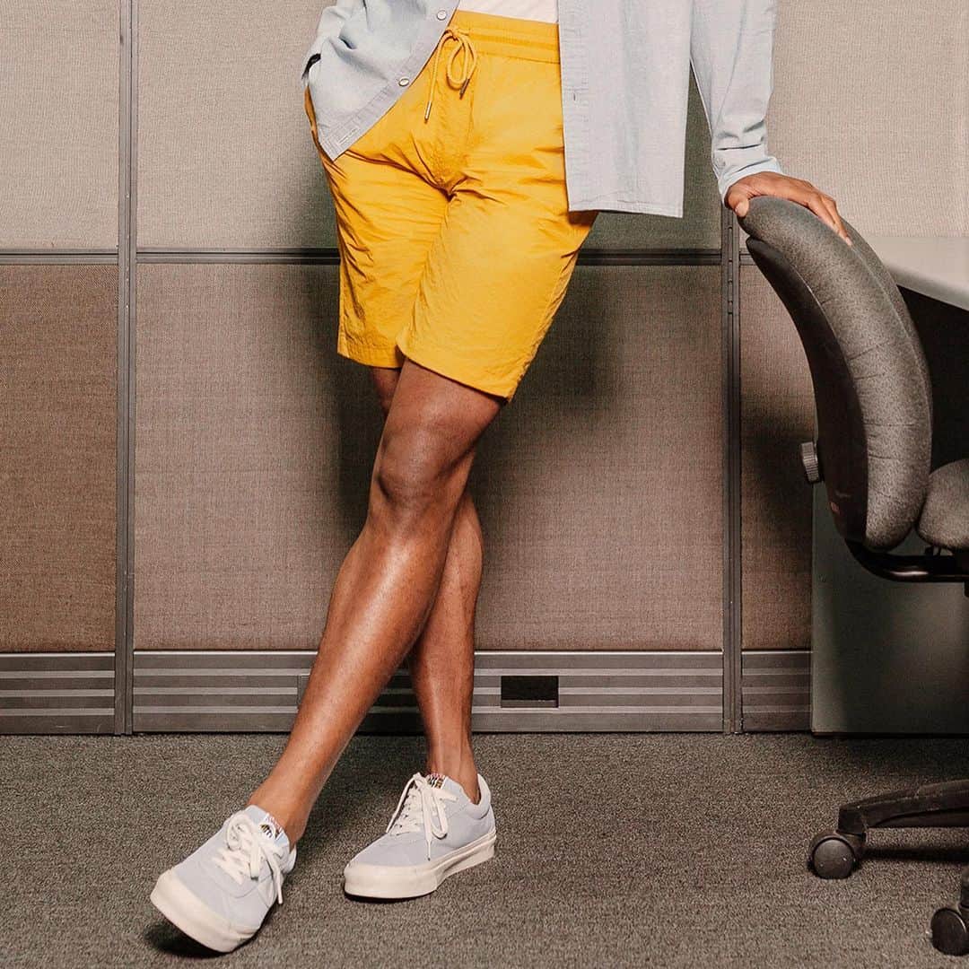 パブリッシュブランドさんのインスタグラム写真 - (パブリッシュブランドInstagram)「We believe we have the best overall fit when it comes to shorts. Not too baggy, not too tight, not too short, not too long, just right. Featured here is the “Sprinter” shorts. It also comes in other colors as we understand the “Gold” here might be a bit bold. But you know what? Gold lets people know you’re in a good mood. And you know what else? Confidence. Check out our website under “Pants For All” for our huge array of pants and bottoms! #pantsforall #vans」6月17日 23時40分 - publishbrand
