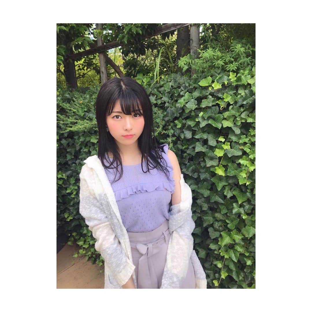 森脇加奈子のインスタグラム：「． また髪を暗くしました！ という写真です‪✂︎‬ 新しいトリートメントもしてもらいました☺︎ 湿気との戦い🥺 #hair #暗髪 #Ash」