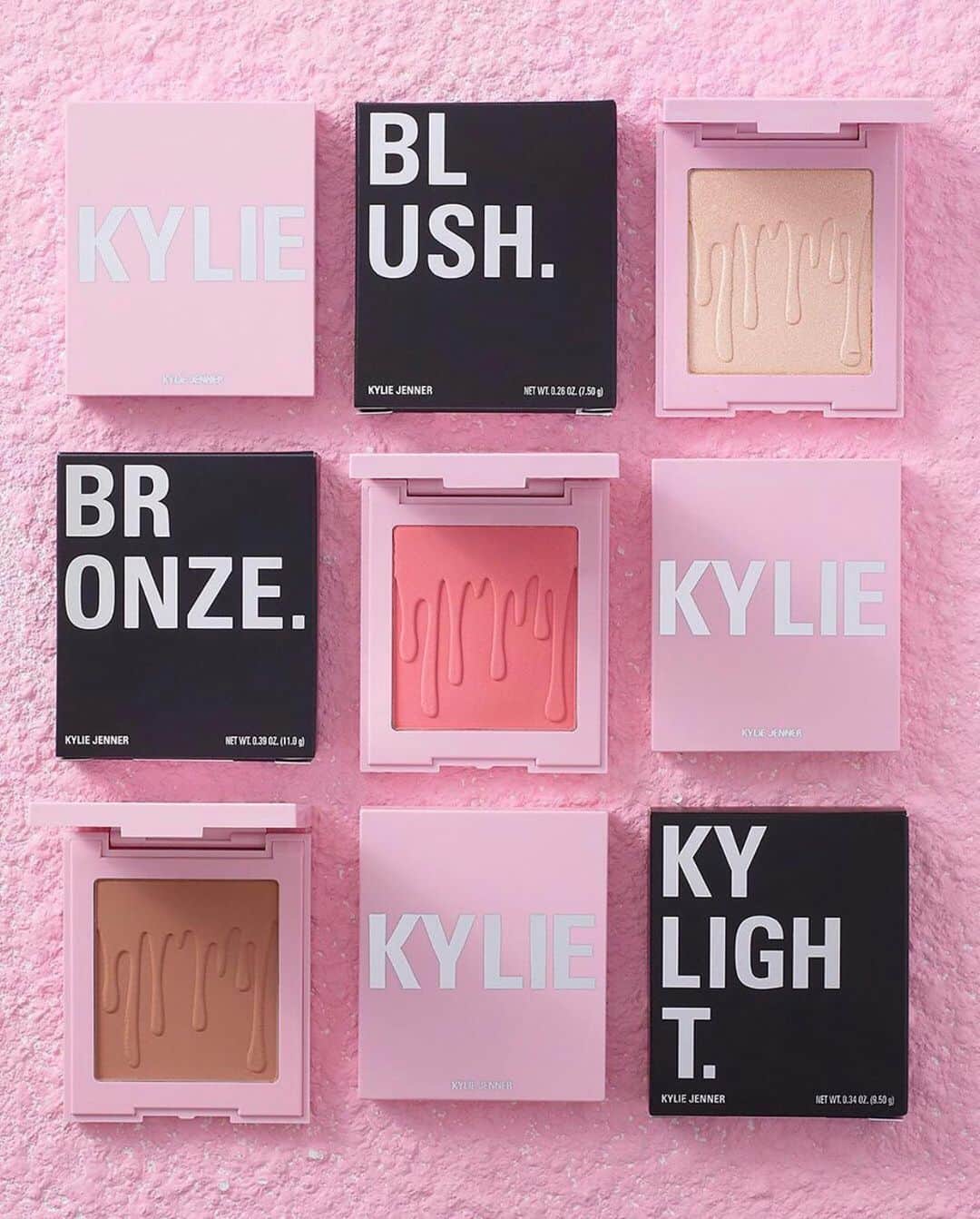 Kylie Cosmeticsさんのインスタグラム写真 - (Kylie CosmeticsInstagram)「BLUSH. BRONZE. KYLIGHT. 💗 All shades available now in @ultabeauty stores. ✨ #UltaBeauty」6月18日 0時05分 - kyliecosmetics