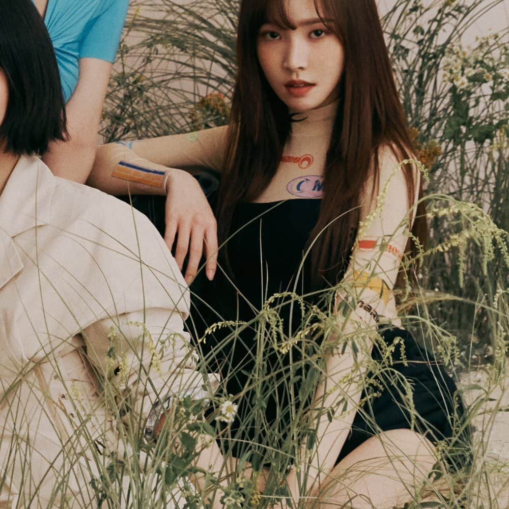 GFriendさんのインスタグラム写真 - (GFriendInstagram)「#여자친구 #GFRIEND  The 7th Mini Album  #FEVERSEASON <MOVING&PHOTO TEASER> 🌵 #열대야 (#FEVER) 🎧 2019. 07. 01. PM 6:00 (KST)」6月18日 0時29分 - gfriendofficial